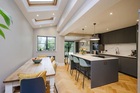 84 Dundonald Road, London, SW19 3PN