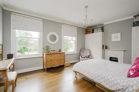 84 Dundonald Road, London, SW19 3PN
