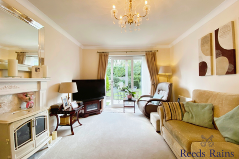 2 bedroom apartment for sale, Sandringham Court, Holmes Chapel CW4