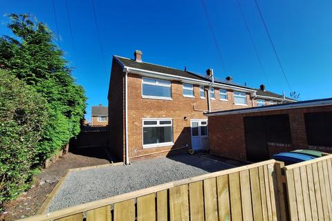 3 bedroom end of terrace house to rent, Hamsterley Gardens, Durham DH9