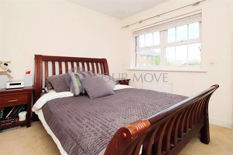 3 bedroom terraced house to rent, Empire Walk, Kent DA9