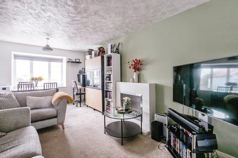 2 bedroom flat for sale, Lovat Mead, East Sussex TN38