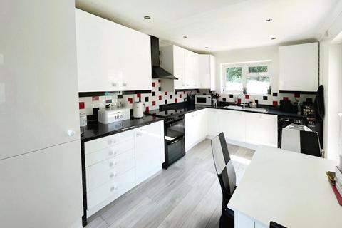 4 bedroom detached house for sale, Heathfield Close, East Sussex TN34