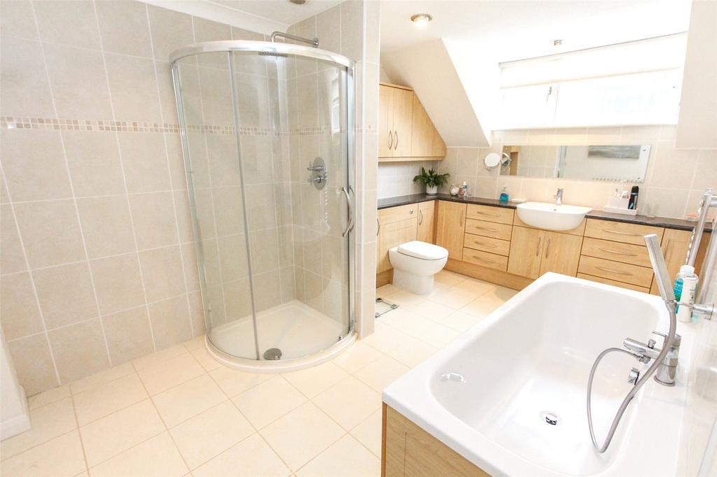 En Suite Shower/Bath