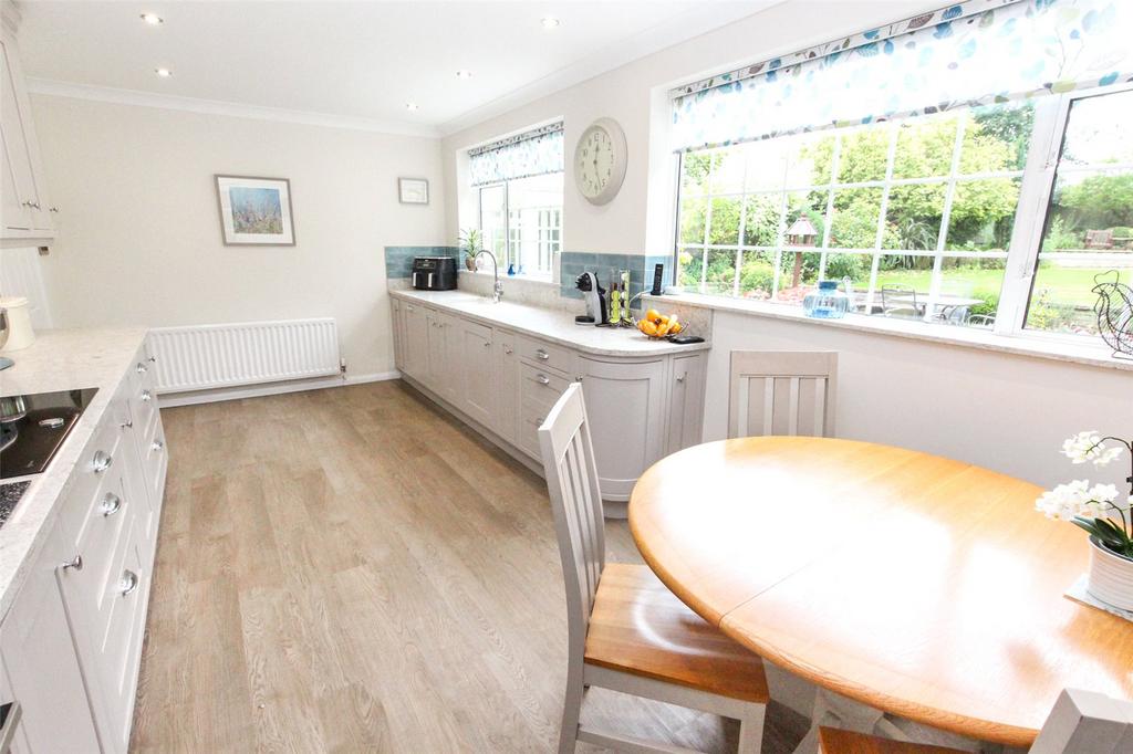 Kitchen/Breakfast