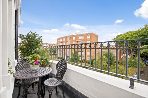 2 bedroom apartment for sale, Trinity Crescent, Folkestone, CT20