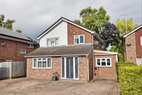 3 bedroom detached house for sale, Leslie Crescent, St. Michaels, Tenterden