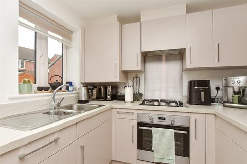 2 bedroom end of terrace house for sale, Campbell Grove, Horley, Surrey