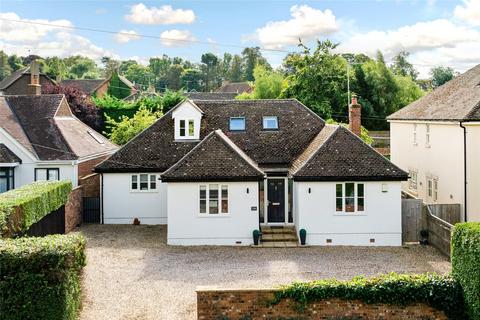 4 bedroom bungalow for sale, Moreton Road, Buckingham, Buckinghamshire, MK18