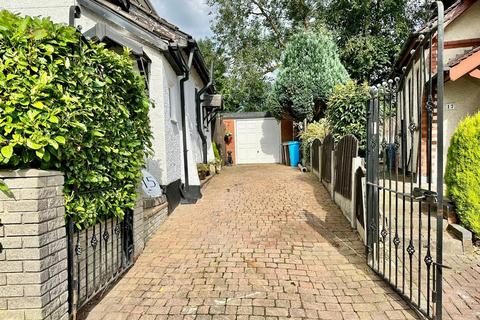 15 Green Lane, Oldham, OL8 3AY