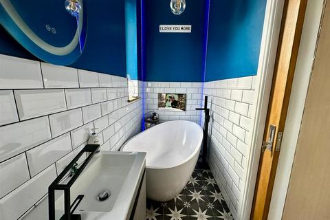 15 Green Lane, Oldham, OL8 3AY