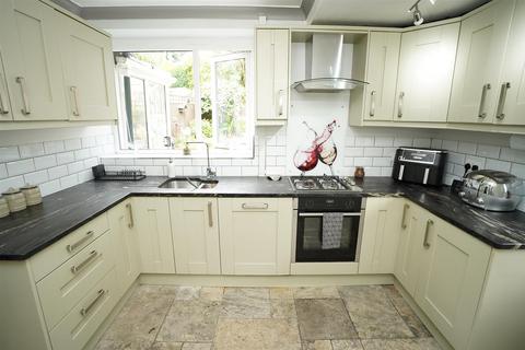 15 Green Lane, Oldham, OL8 3AY