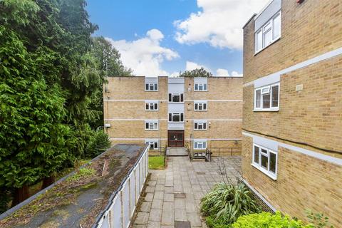 2 bedroom flat for sale, South Terrace, Dorking, Surrey