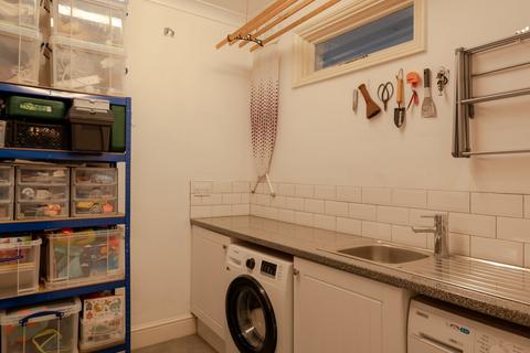 203 Farmer Road, London, E10 5DJ