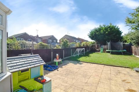 10 Bramfield Road West, Rayleigh, SS6 8QY
