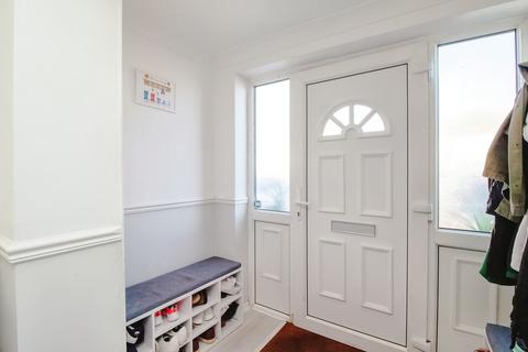 10 Bramfield Road West, Rayleigh, SS6 8QY