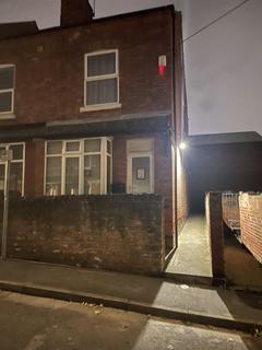 5 bedroom terraced house to rent, Harley Street, Nottingham NG7