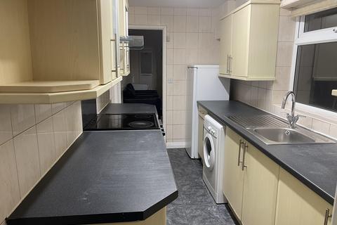 5 bedroom terraced house to rent, Harley Street, Nottingham NG7