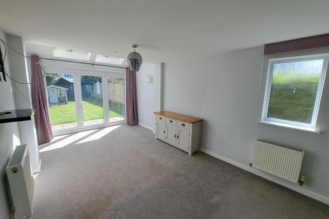 3 bedroom end of terrace house to rent, Fir Tree Court, Coxheath, Kent