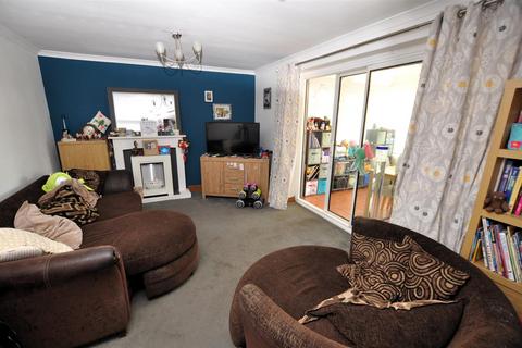 4 bedroom property for sale, Stanton Road, Burton-On-Trent DE15