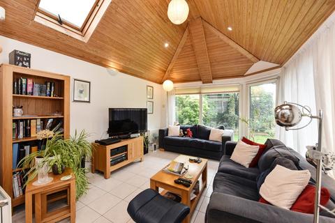 8 Evelyn Grove, London, W5 3QG