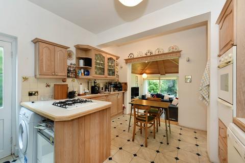 8 Evelyn Grove, London, W5 3QG