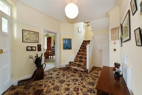 8 Evelyn Grove, London, W5 3QG