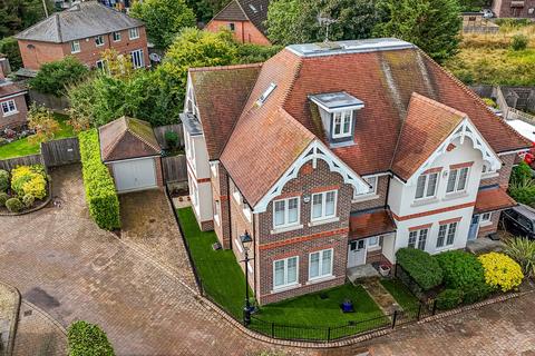 5 Bramley Gardens, Bourne End, SL8 5FF