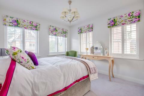 5 Bramley Gardens, Bourne End, SL8 5FF