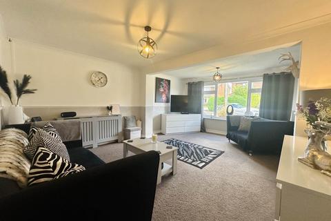 3 bedroom semi-detached house for sale, Offas Close, Benson