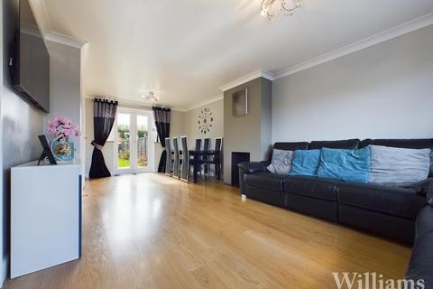 3 bedroom end of terrace house for sale, Coventon Road, Aylesbury HP19