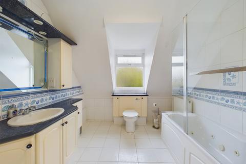 4 bedroom flat to rent, The Flat, Cryers Hill Road, Cryers Hill