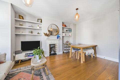 2 bedroom apartment to rent, St. Julians Farm Road London SE27