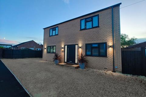 4 bedroom detached house for sale, Morton Avenue, March PE15