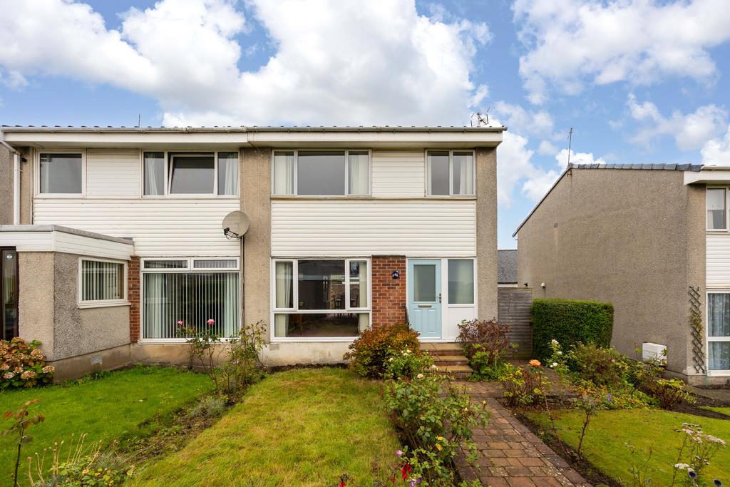 38 Ravenscroft Gardens, Edinburgh... 3 bed semidetached house for sale