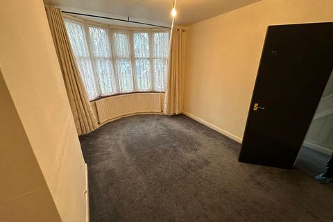 3 bedroom terraced house to rent, Stechford Road, Birmingham B34