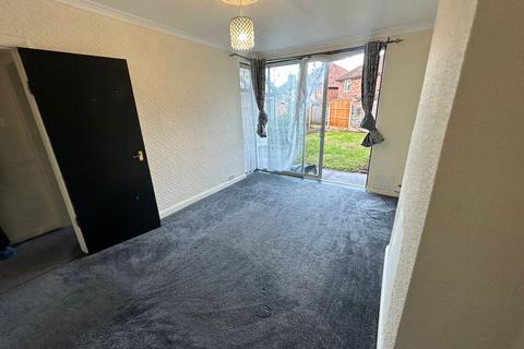 3 bedroom terraced house to rent, Stechford Road, Birmingham B34