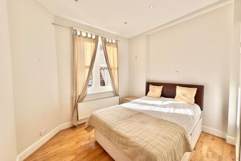 1 bedroom apartment to rent, Albert Palace Mansions, Lurline Gardens, London, SW11 4DJ