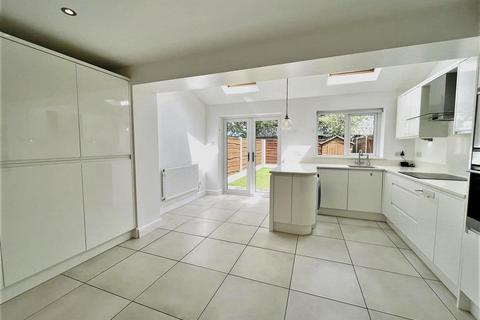 3 bedroom end of terrace house to rent, St. James Court, Altrincham