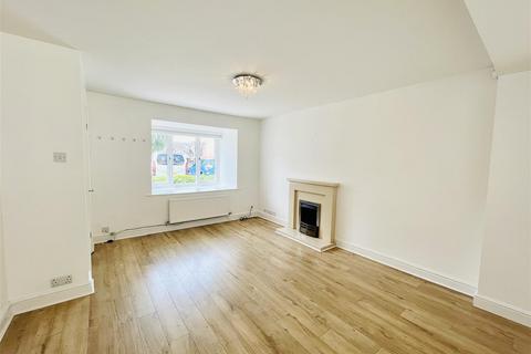 3 bedroom end of terrace house to rent, St. James Court, Altrincham