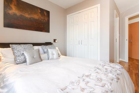 215/9 Granton Road, Edinburgh, EH5 1HD