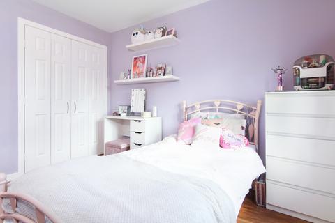 215/9 Granton Road, Edinburgh, EH5 1HD