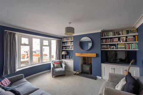 4 bedroom semi-detached house for sale, Farringdon Road, Cullercoats, Tyne & Wear