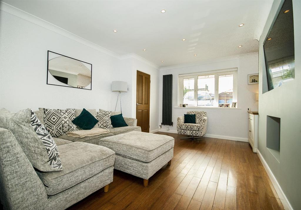 Knowl Hill View, Heywood 3 bed end of terrace house for sale £190,000