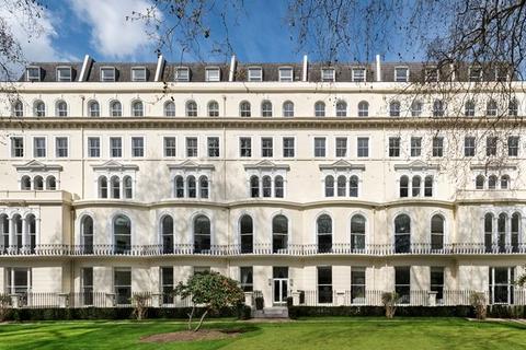 1 bedroom flat to rent, Kensington Gardens Square, London W2