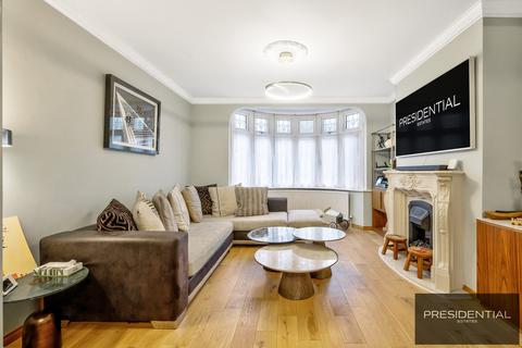 3 bedroom terraced house for sale, Barking IG11