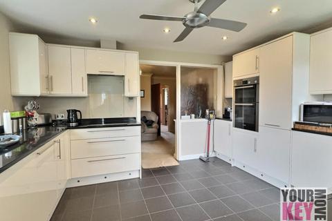 3 bedroom semi-detached bungalow for sale, Canterbury Road, Chilham, Canterbury, Kent CT4 8DY