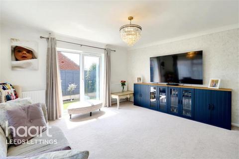 3 bedroom detached house to rent, Smithy Lane