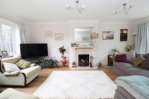 1 Conifer Drive, Hambrook, Chichester, PO18 8TU