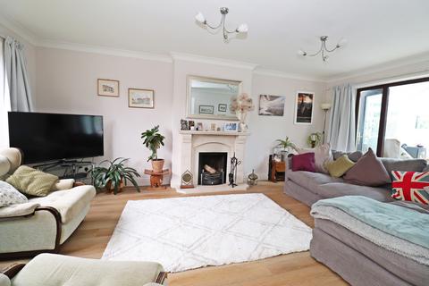 1 Conifer Drive, Hambrook, Chichester, PO18 8TU